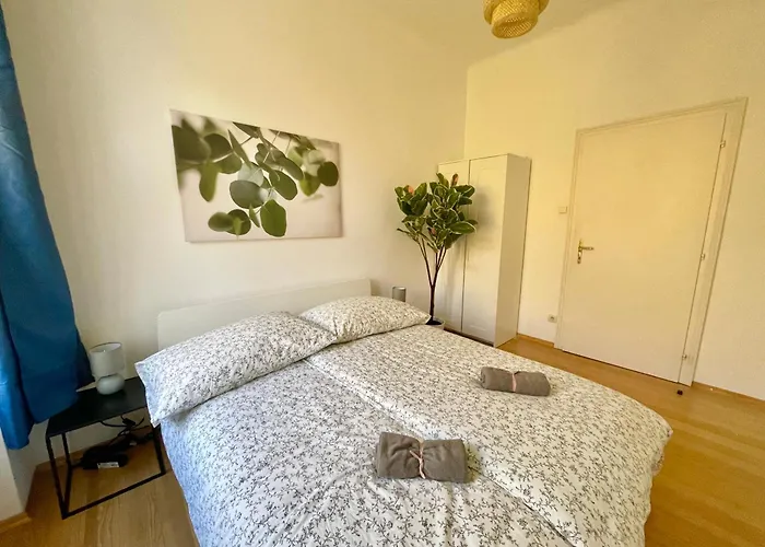 100 M2 Mariahilf With Balcony & Free Parking Apartmán