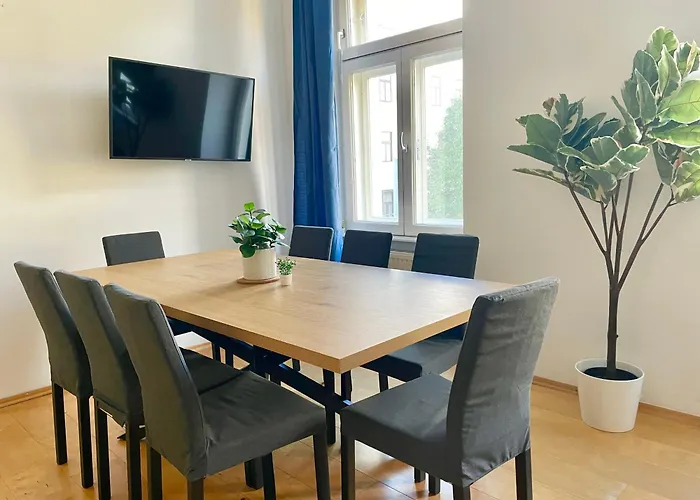 Apartmán 100 M2 Mariahilf With Balcony & Free Parking Vídeň