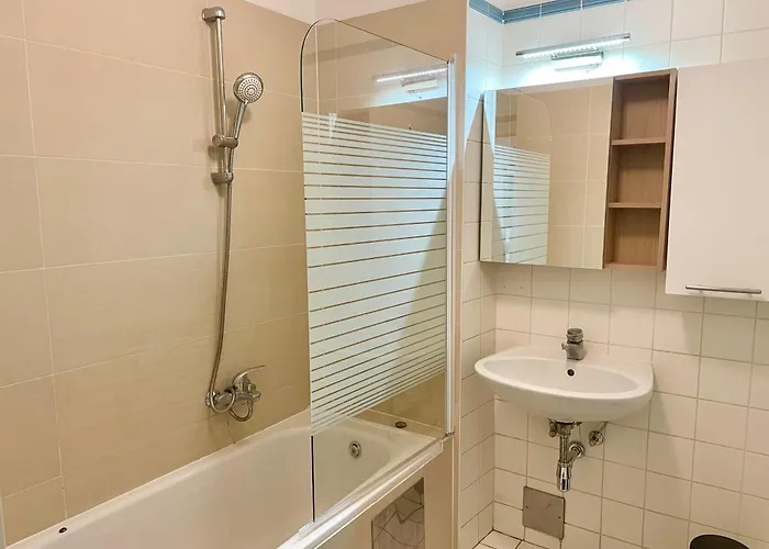 100 M2 Mariahilf With Balcony & Free Parking *